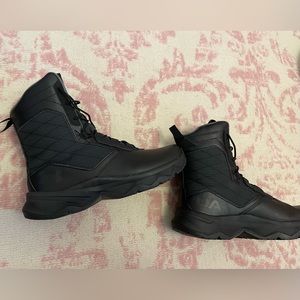 Under armour black boots size 9.5 mens
